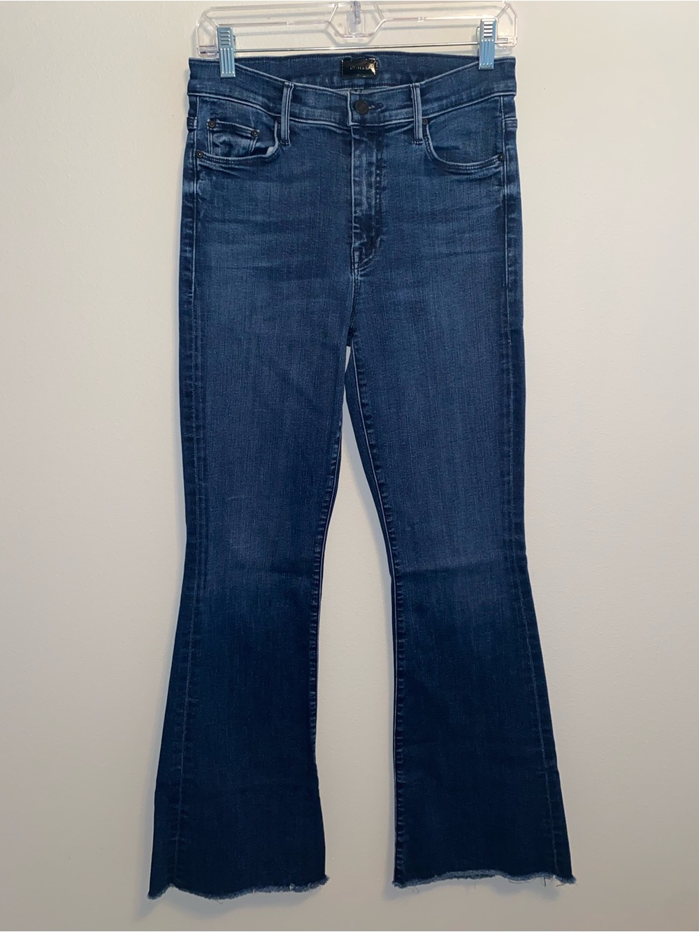 Mother the Weekender Fray Mint Condition Blue Wash Flare Denim Jeans Size 28